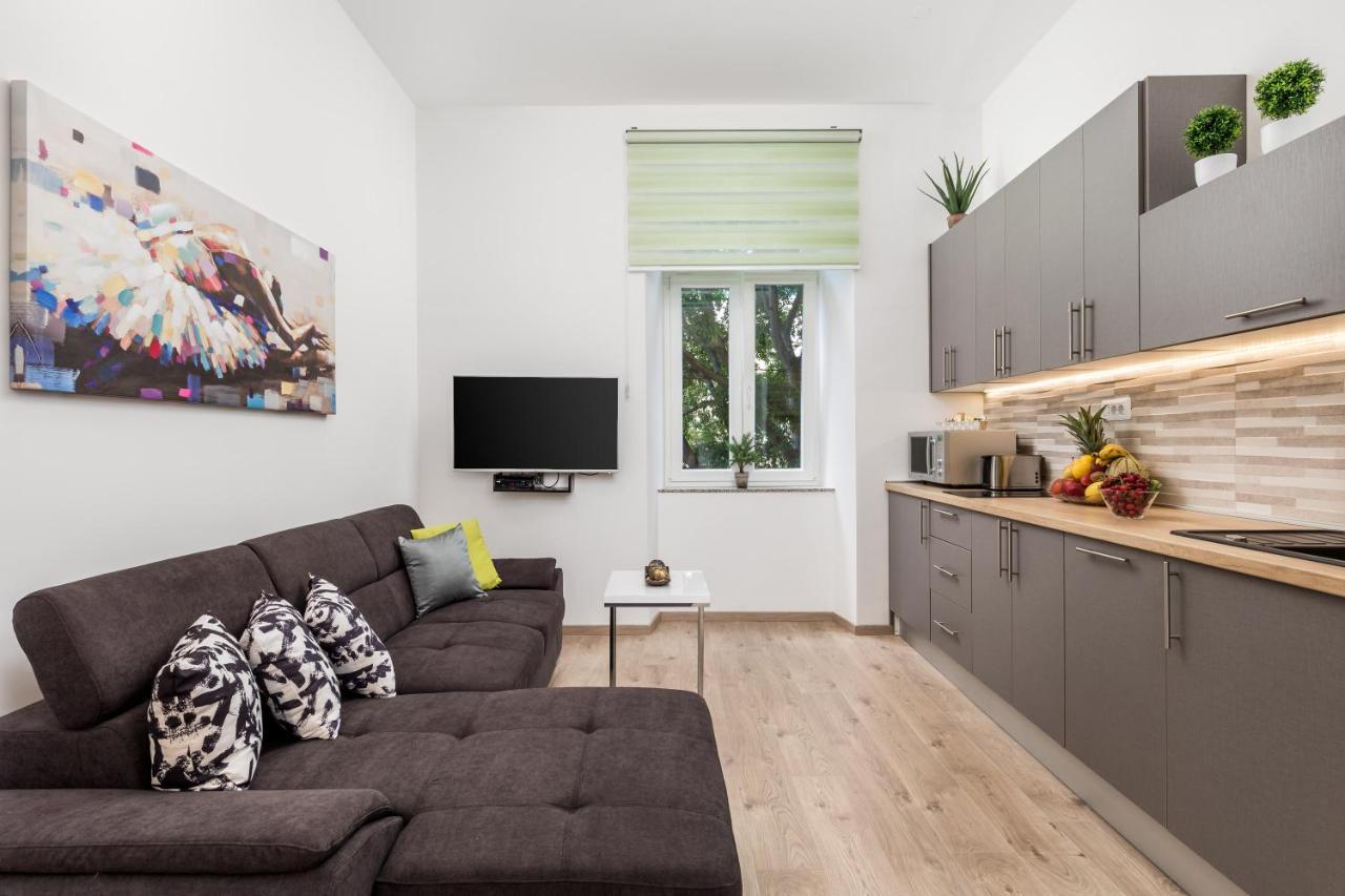 Quiet Center Apartments Rijeka Exterior photo